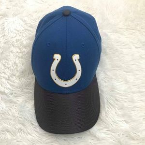 small medium hat size